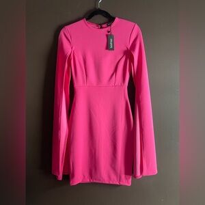New nwt size 4 Boohoo Vibrant Pink Long Sleeve cap sleeve bodycon interview